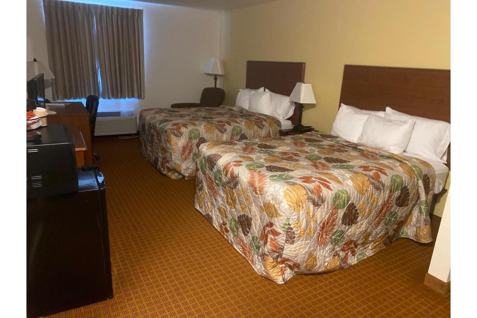 Park View Inn & Suites Hoisington Near Great Bend 외부 사진