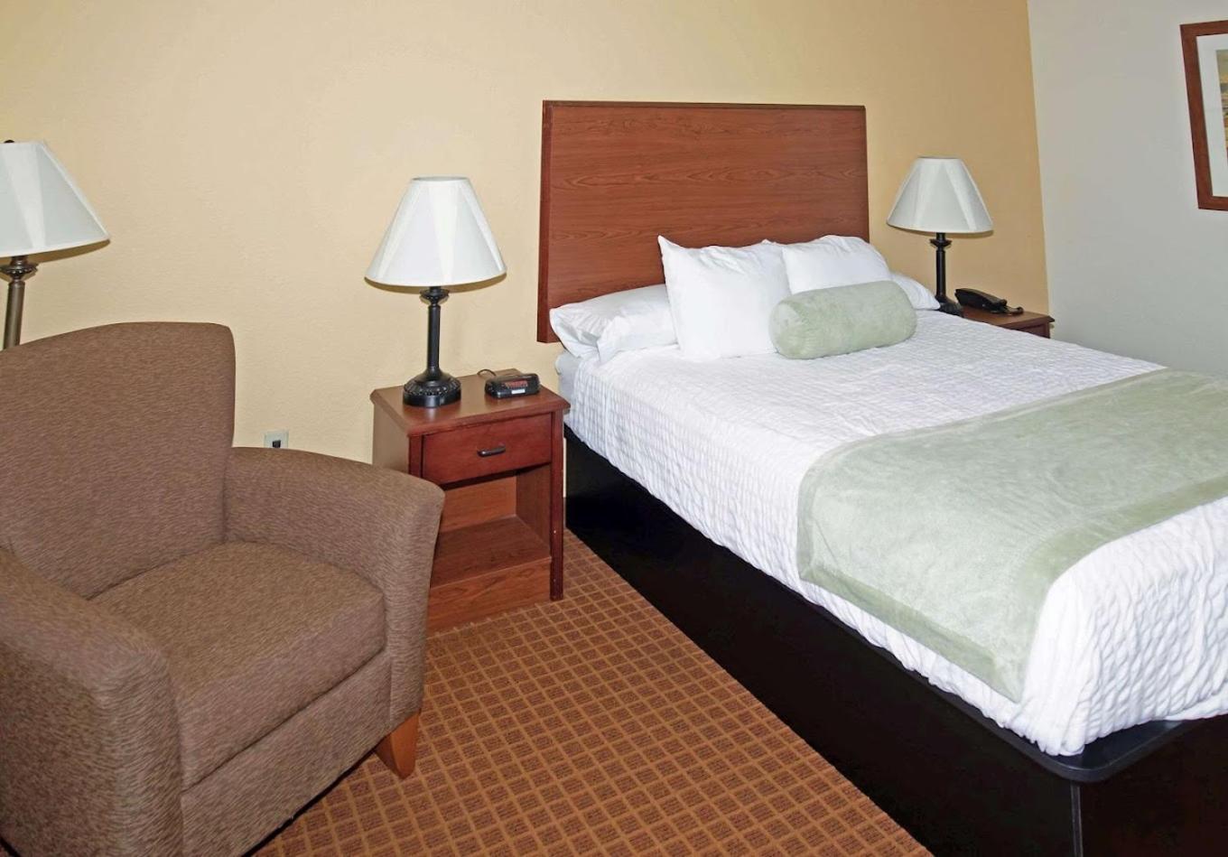 Park View Inn & Suites Hoisington Near Great Bend 외부 사진