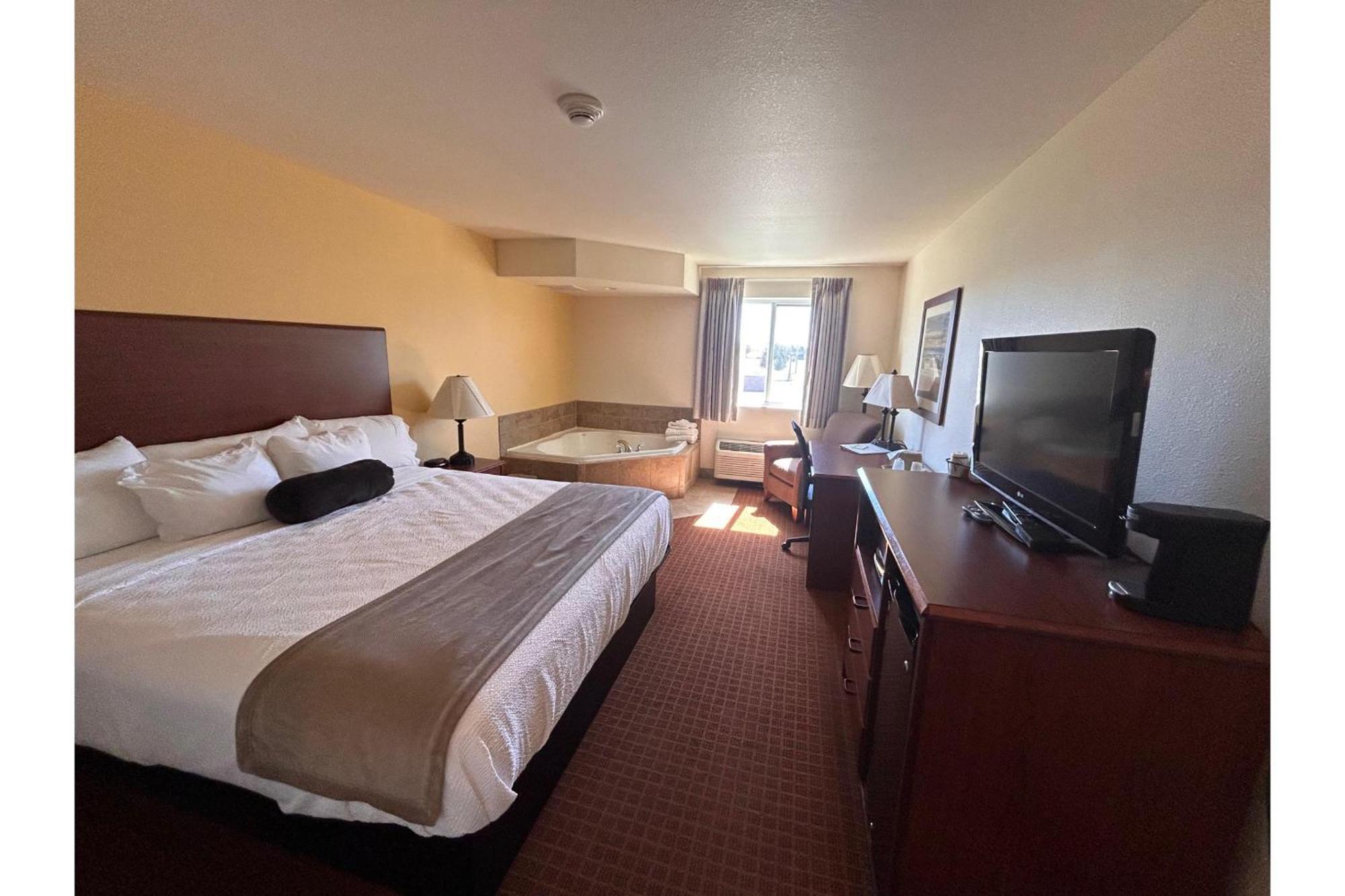 Park View Inn & Suites Hoisington Near Great Bend 외부 사진
