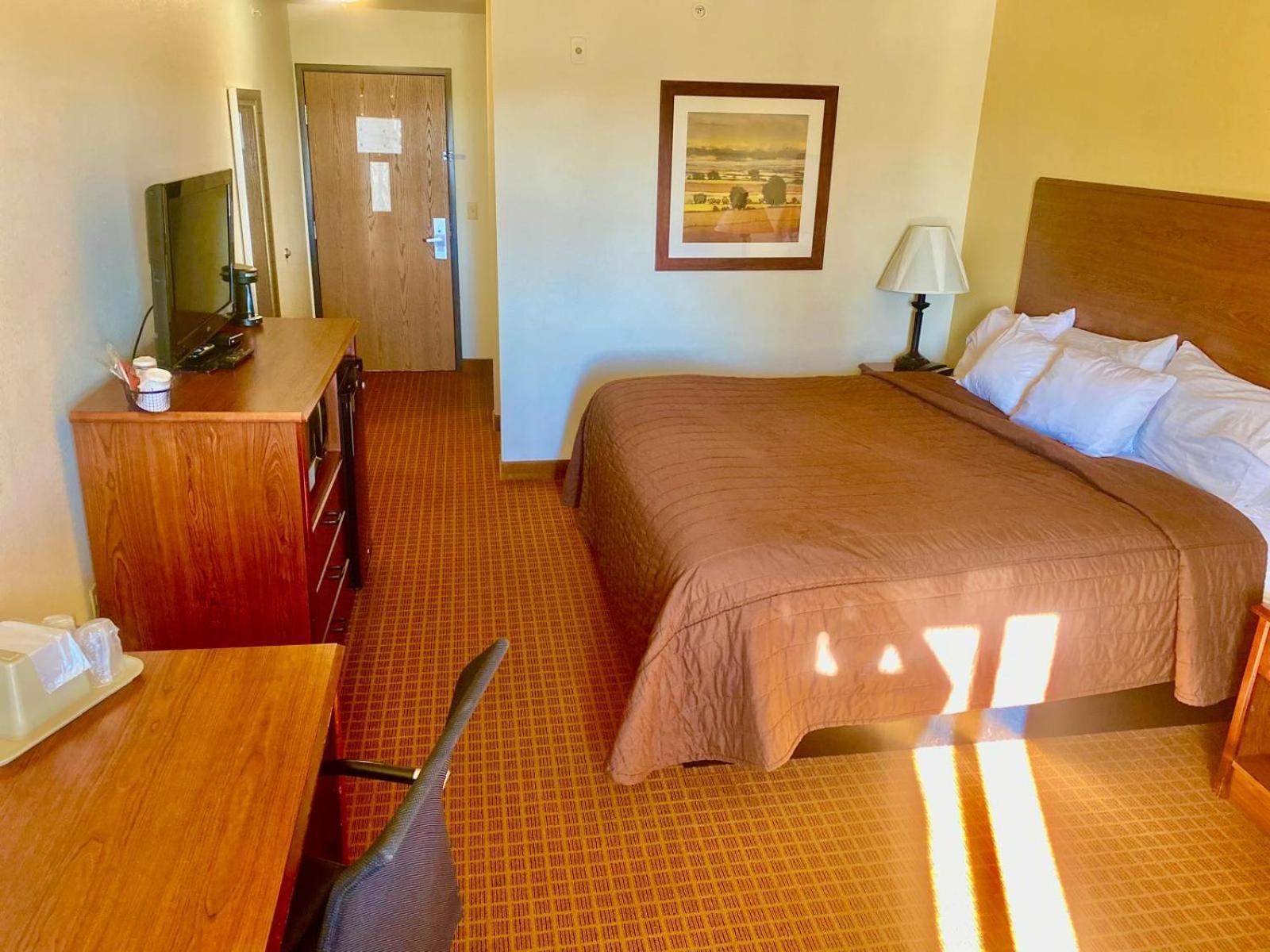 Park View Inn & Suites Hoisington Near Great Bend 외부 사진