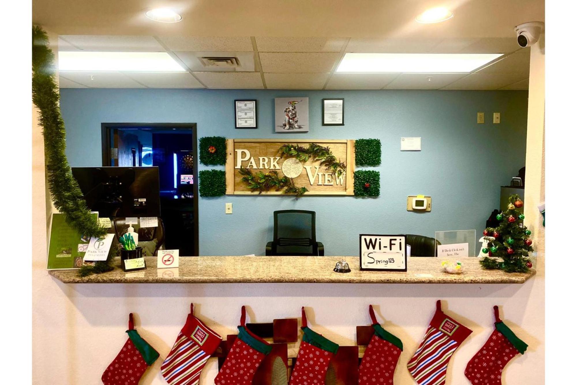Park View Inn & Suites Hoisington Near Great Bend 외부 사진