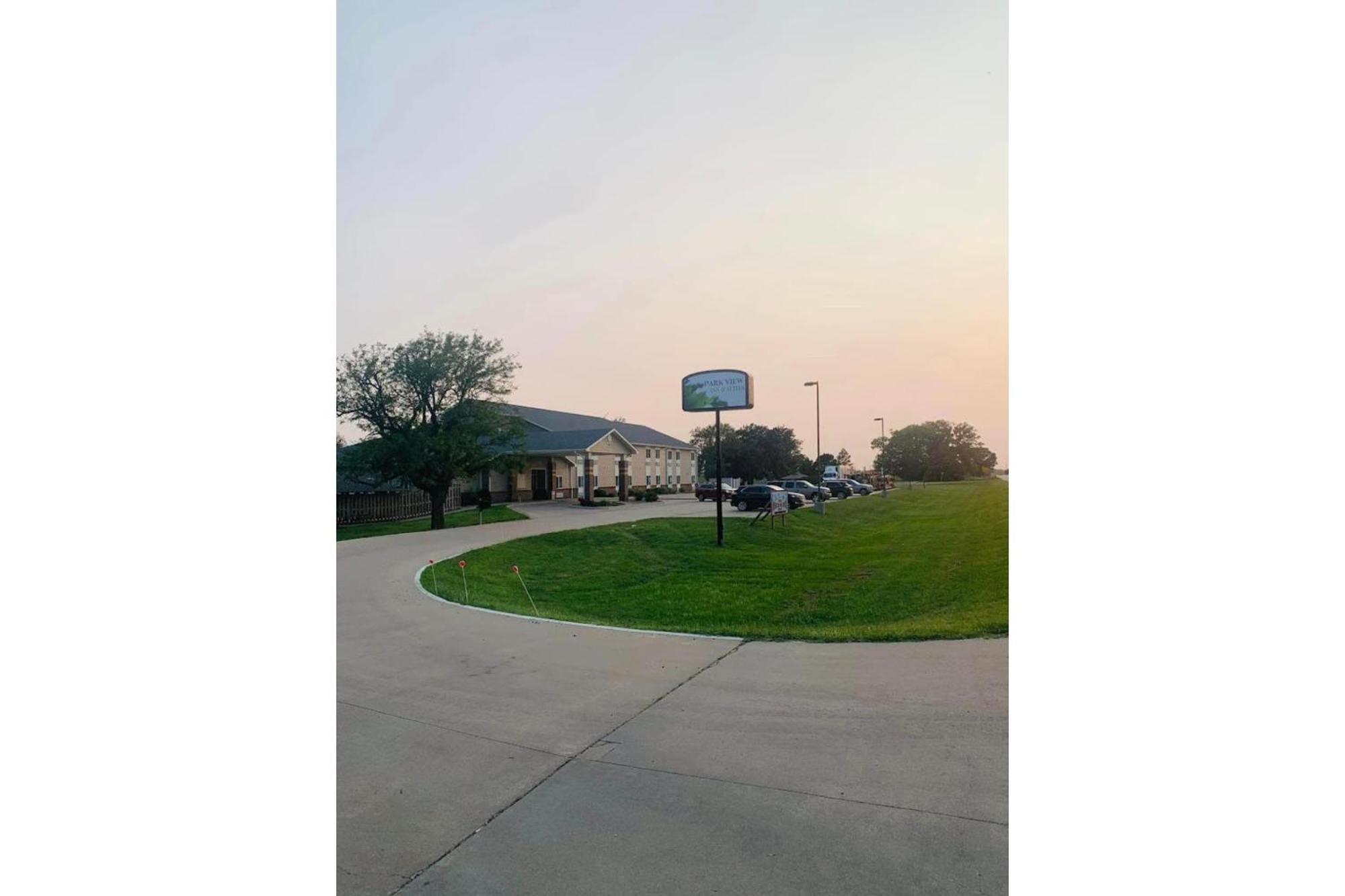 Park View Inn & Suites Hoisington Near Great Bend 외부 사진