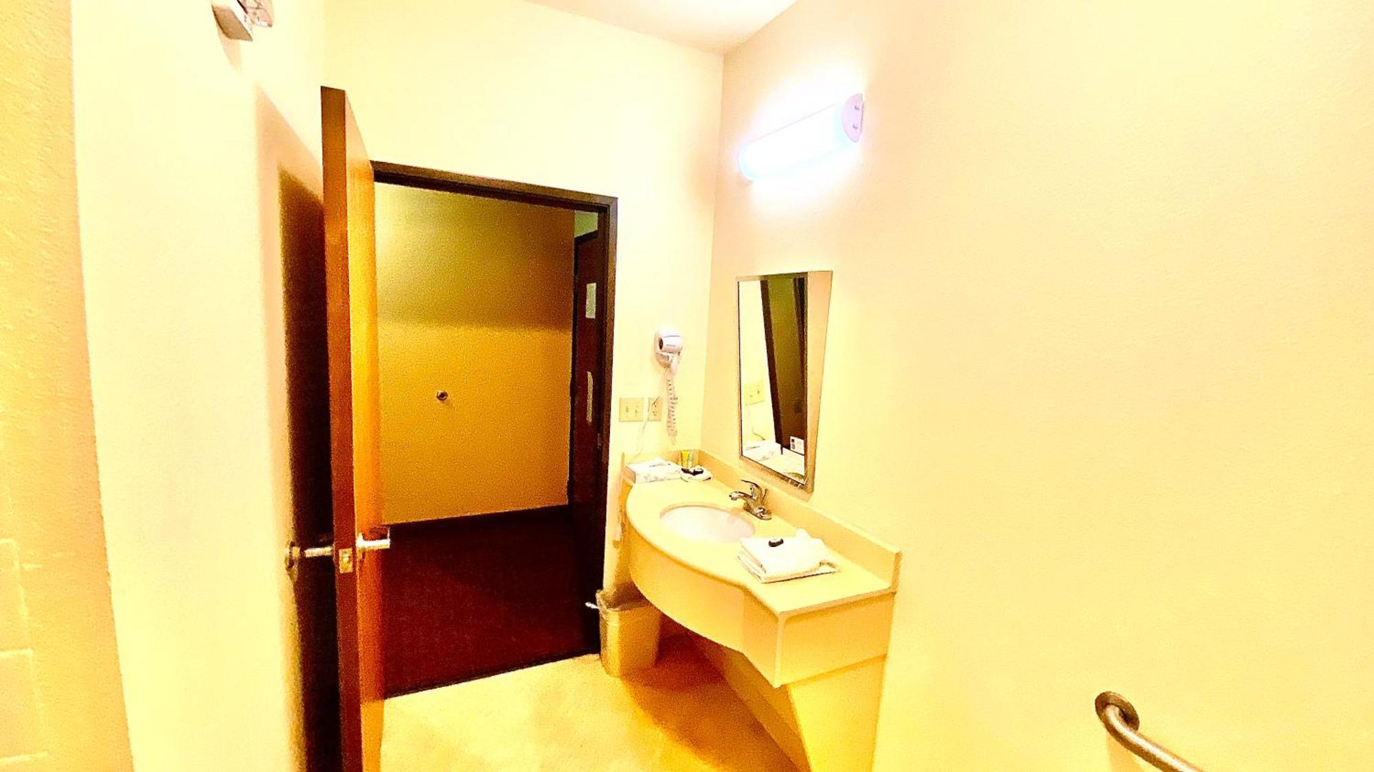 Park View Inn & Suites Hoisington Near Great Bend 외부 사진