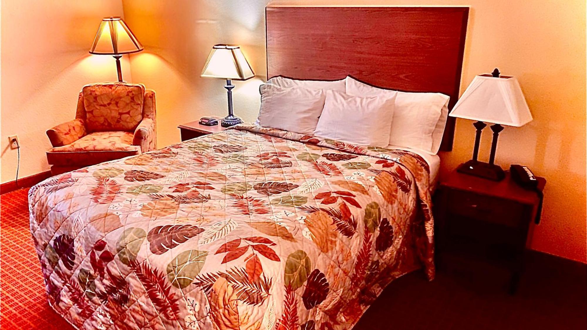 Park View Inn & Suites Hoisington Near Great Bend 외부 사진